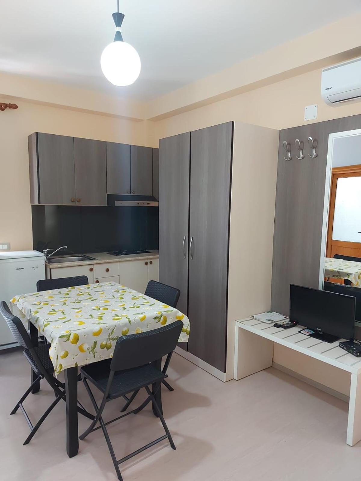 Vila Green Relax Vlorë Esterno foto