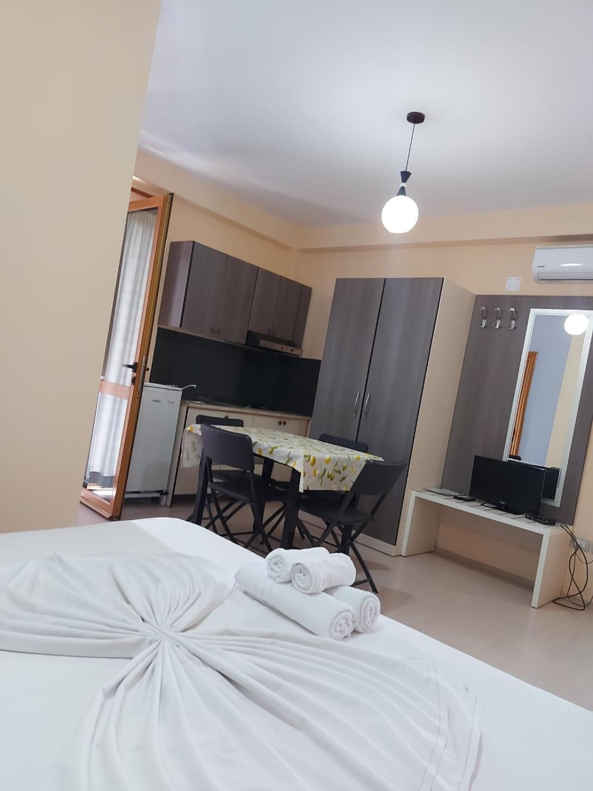 Vila Green Relax Vlorë Esterno foto